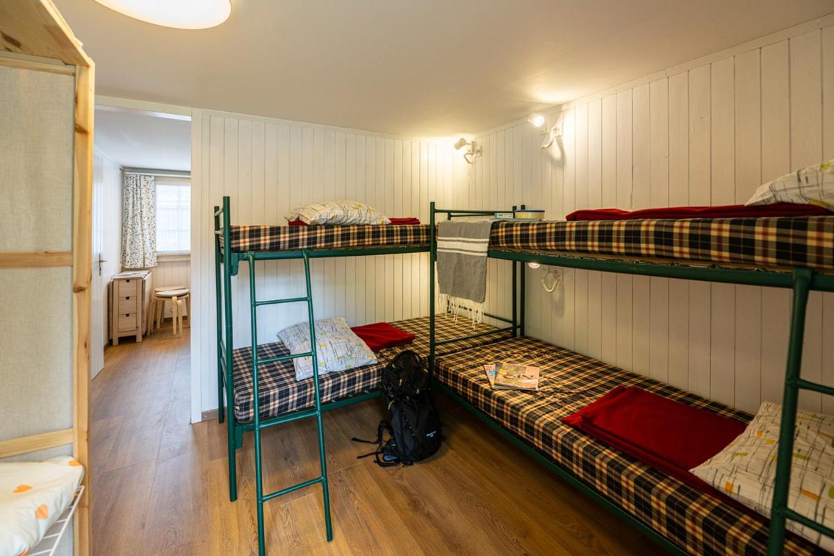 Camping Jungfrau Лаутербруннен Екстер'єр фото