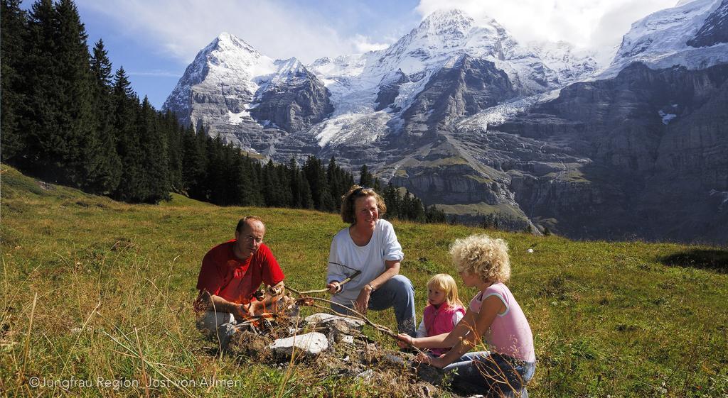 Camping Jungfrau Лаутербруннен Екстер'єр фото