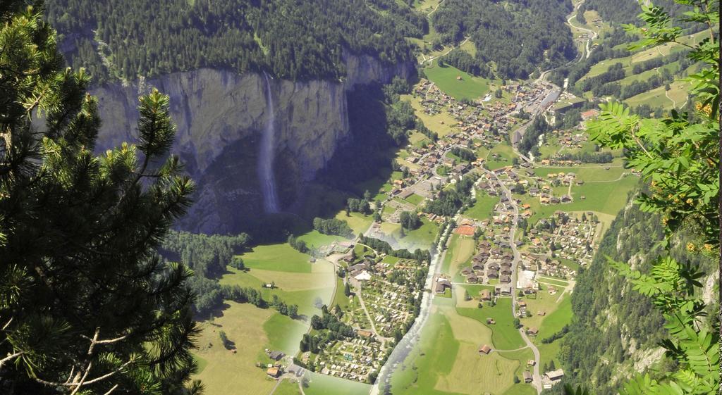 Camping Jungfrau Лаутербруннен Екстер'єр фото